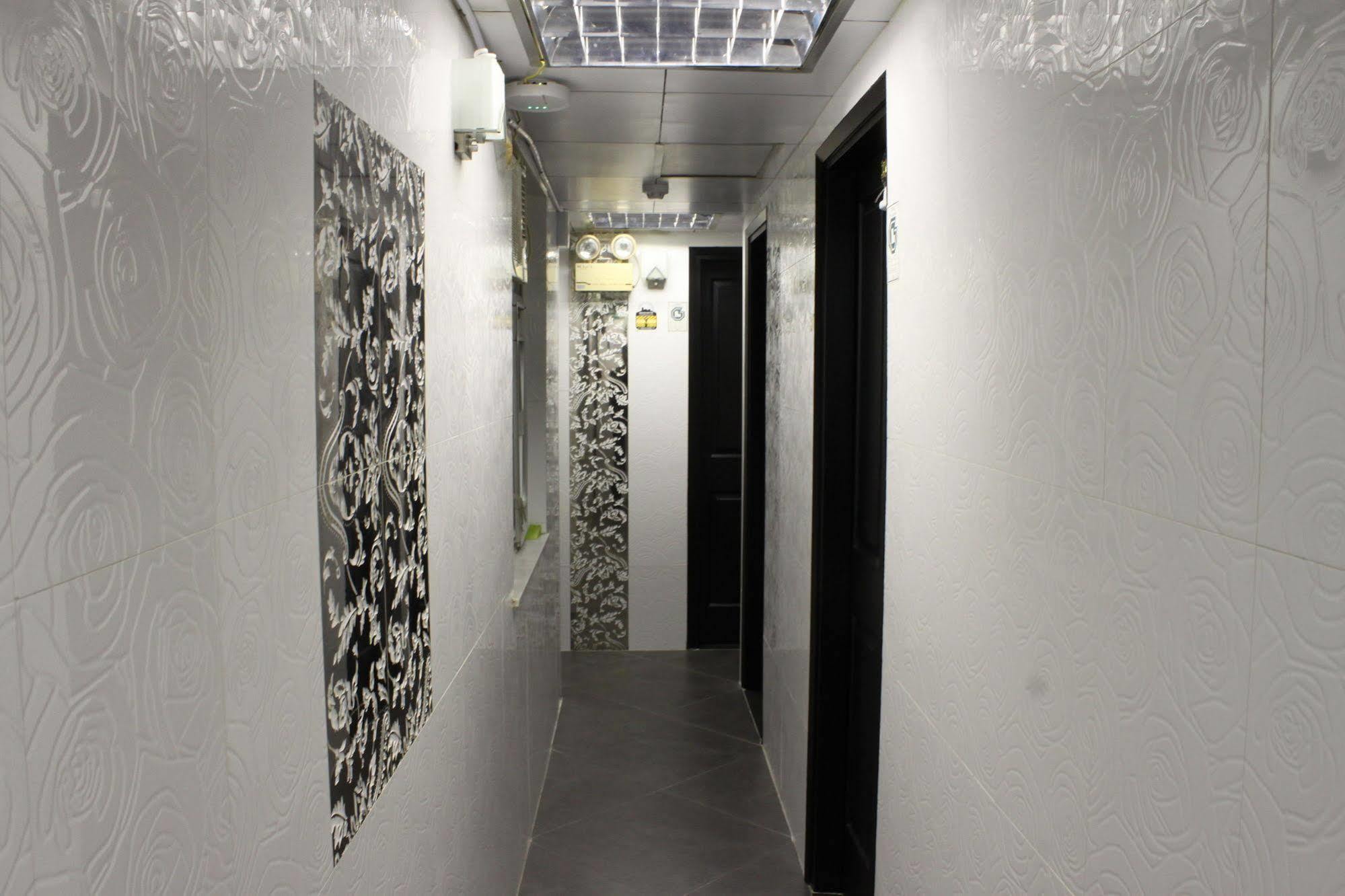 Osaka Hostel Hong Kong Exterior photo